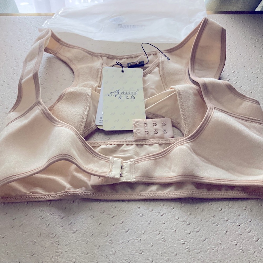 💕Women’s posture trainer. NWT.